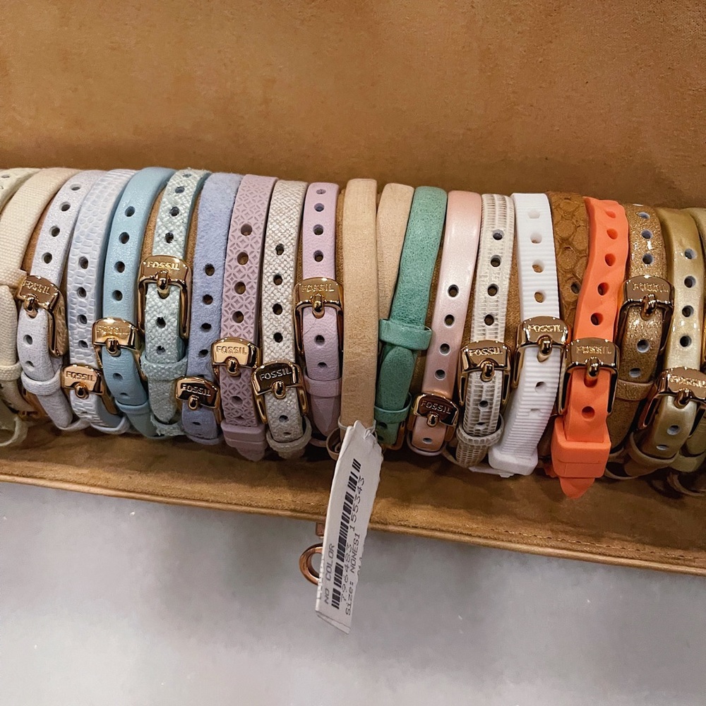 FOSSIL GEORGIA THREE-HAND LEATHER WRAP WATCH SET (DISCONTINUED) - Picture 11 of 16